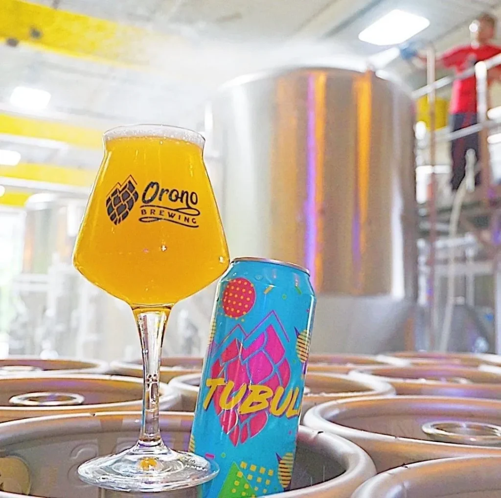 Fresh craft beer pour